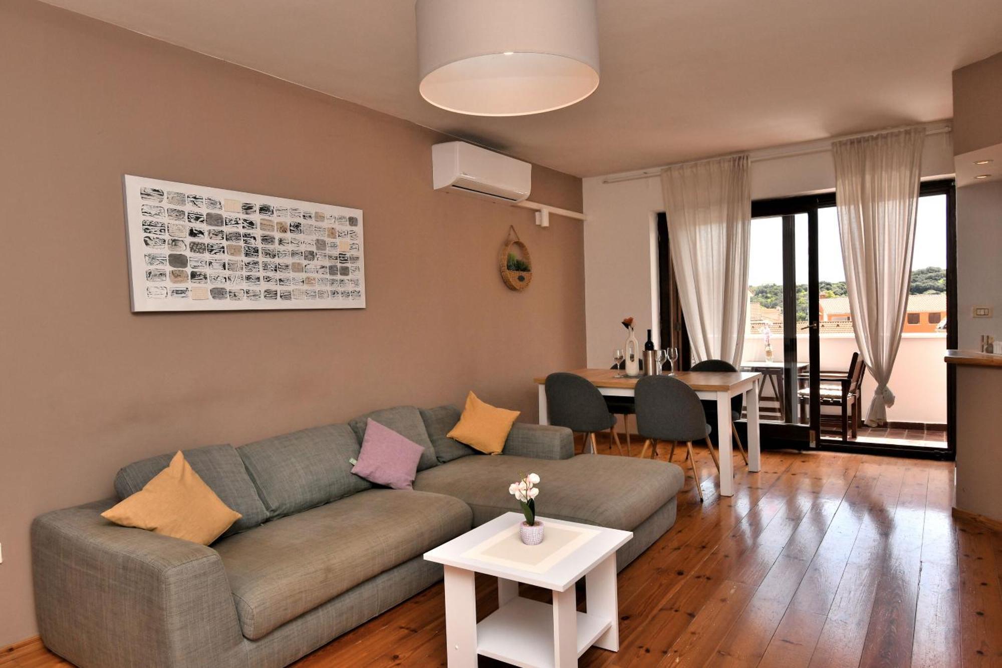 Honey Bee Apartman