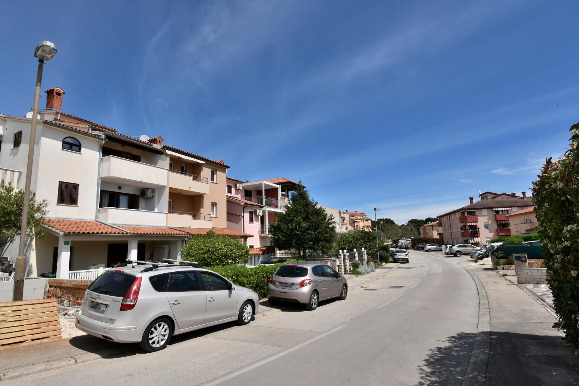 Honey Bee Apartman
